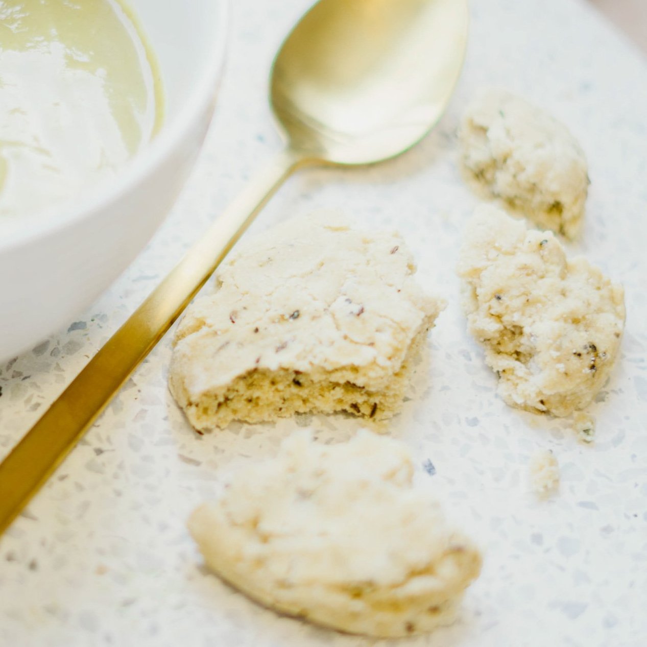 Biscuits aux herbes salées