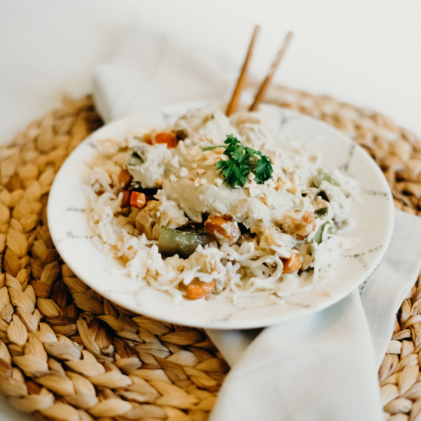 Légumes sautés, sauce cajou et citrouille rôties